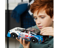 LEGO Technic 42153 Nowy Chevrolet Camaro ZL1 z serii NASCAR® - 1091322 - zdjęcie 2